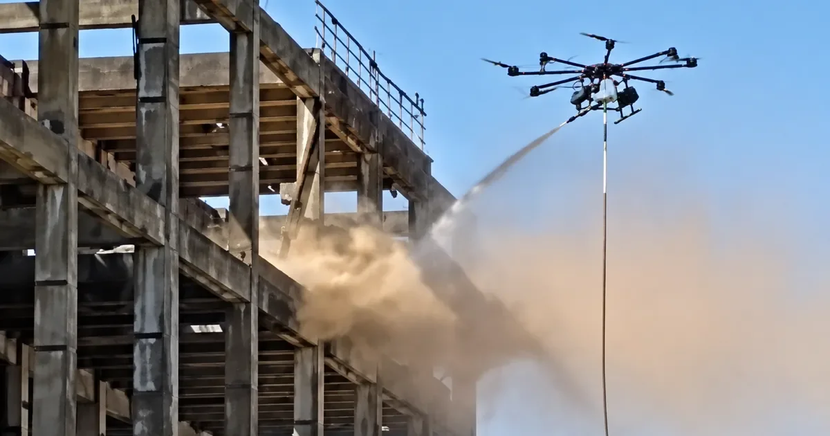 La Plata presenta un innovador "bombero drone" para mejorar rescates y combatir incendios