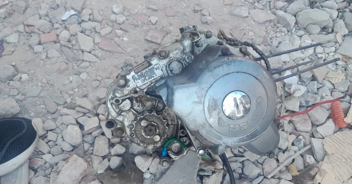 La Plata: Recuperan piezas de moto robada y arrestan a dos implicados en el hecho