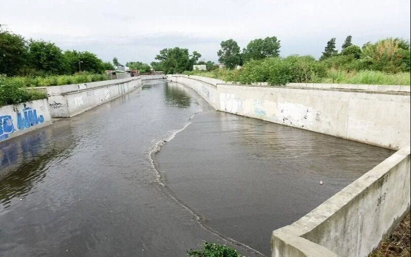 La Plata refuerza controles para preservar el agua de napas y ríos locales