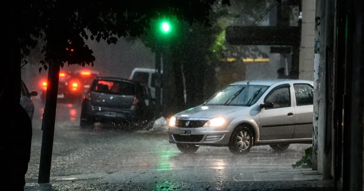 La Plata se prepara para lluvias intensas este jueves: recomendaciones para los vecinos.