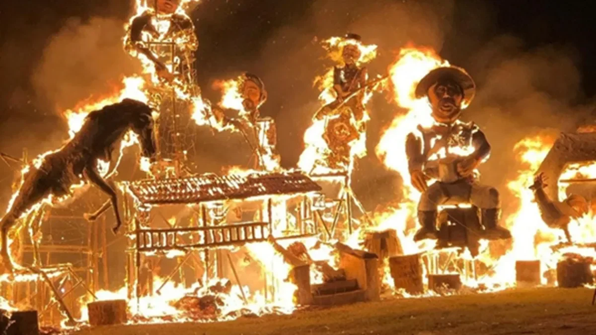 La Plata se prepara para una noche mágica: horarios y lugares de la quema de muñecos