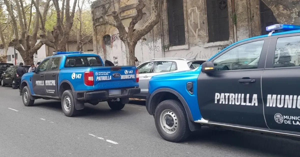 La Policía refuerza la seguridad en el centro de La Plata con operativos contra los "trapitos