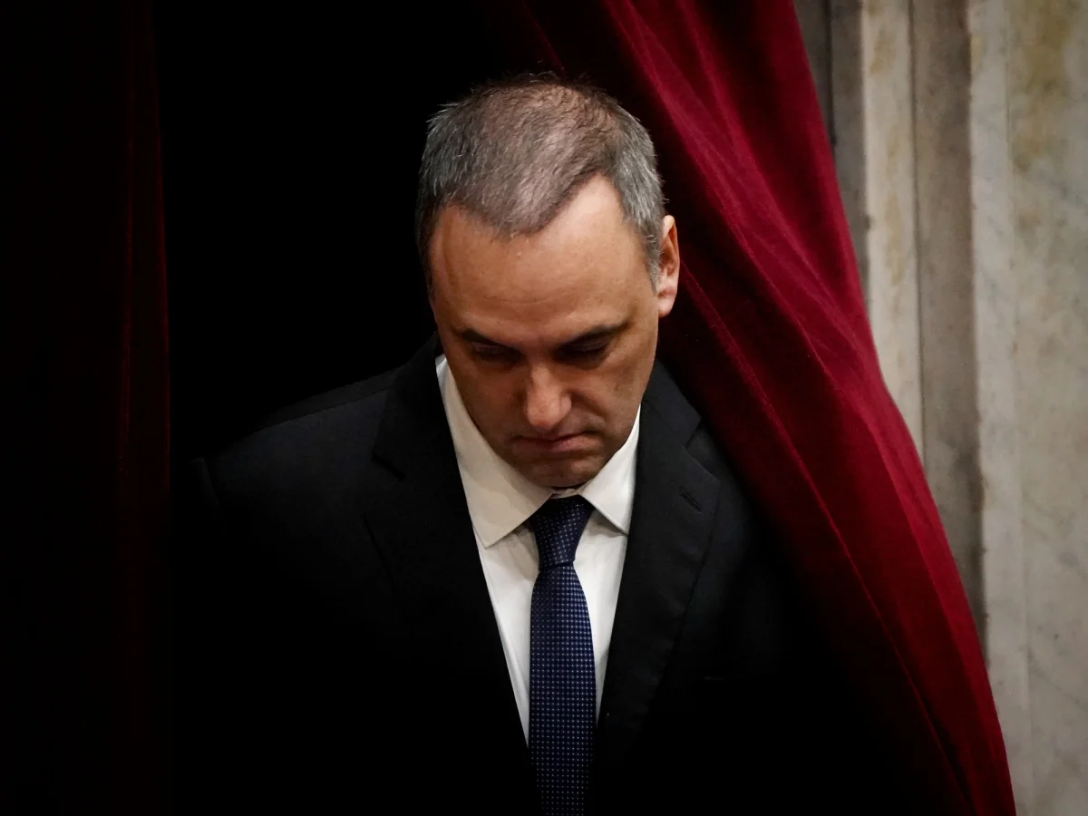 La presión en el Gabinete crece mientras Adorni enfrenta una crisis sin fin