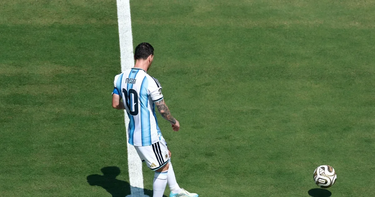 La selección argentina en el foco mundial tras la decisión de Messi de retirarse