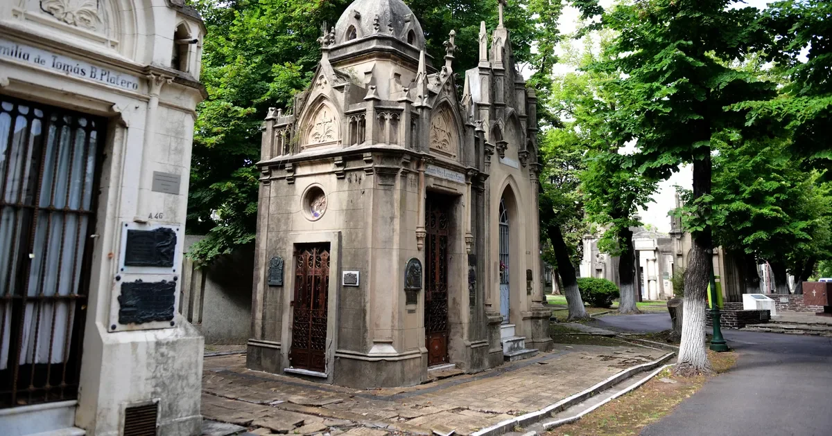 La tumba de un joven asesinado en Tolosa es vandalizada en el cementerio local