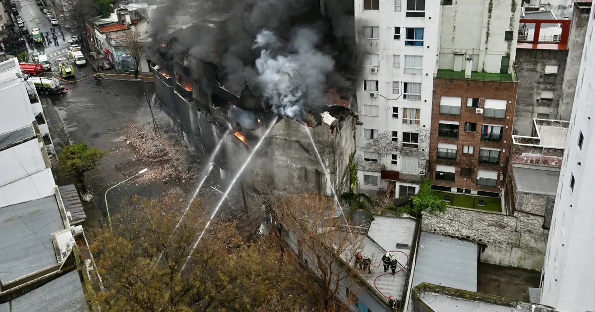 Las postales más impresionantes del incendio en el depósito de Aloise Tecno
