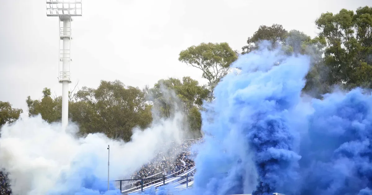 Los hinchas de Gimnasia se movilizan en el Bosque para el clásico ante Estudiantes