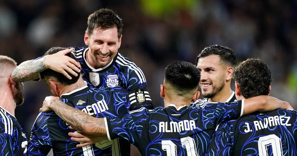 Los hinchas de la Selección argentina esperan con ansias a los 26 convocados para el Mundial 2026