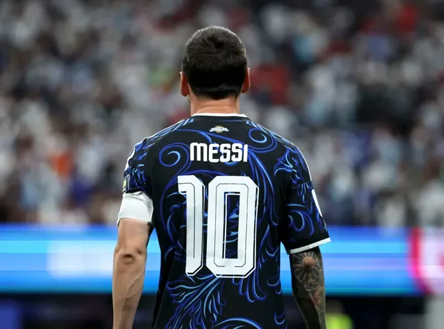 Los hinchas se preparan para recibir a la Selección argentina en el aeropuerto de Ezeiza esta semana