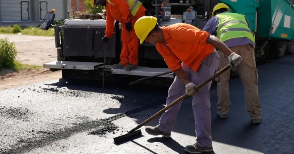 Los Hornos mejora su infraestructura: nueva calle facilita el acceso a jardines de infantes