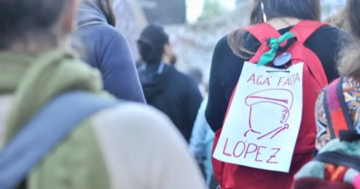 Los Hornos revive su historia política con un recorrido en honor a Jorge Julio López