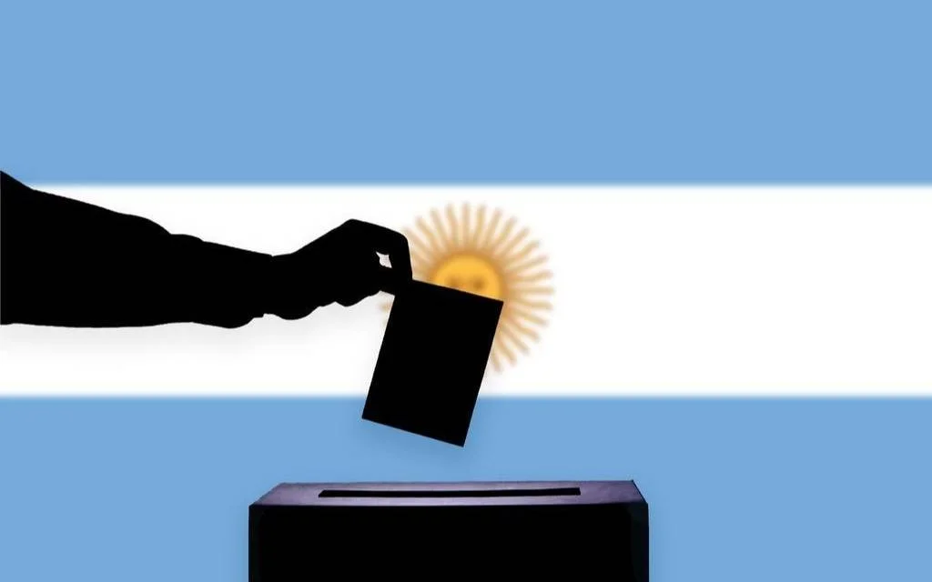 Los juegos bonaerenses de la política inician en La Plata tras el Mundial, marcando un nuevo ciclo.