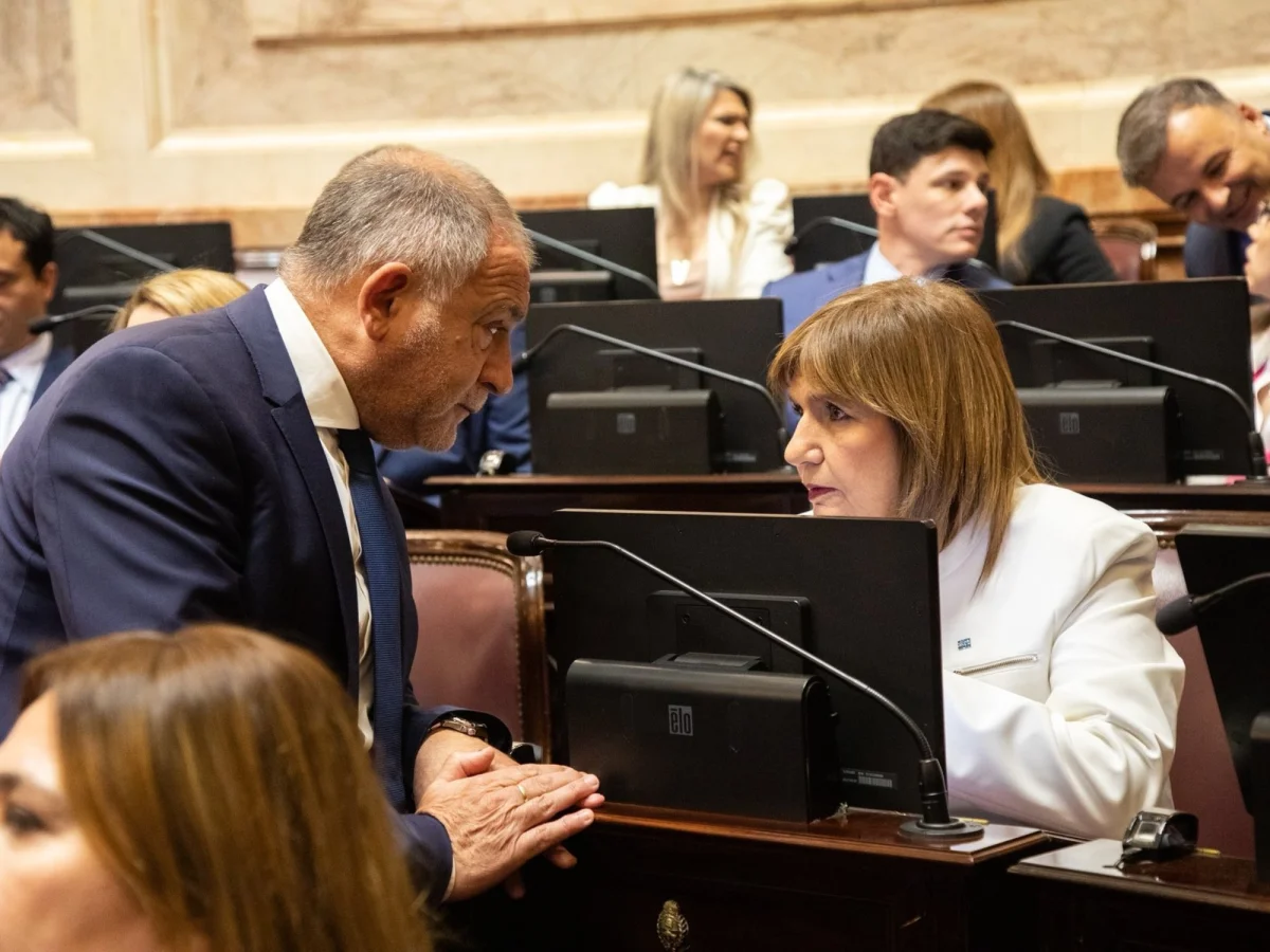 Luis Juez se une a Javier Milei: reconfiguración del bloque en el Senado argentino