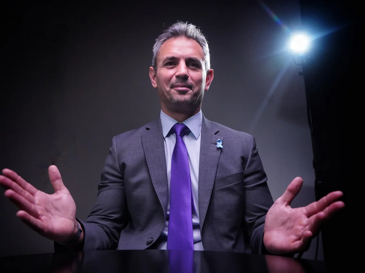 Martín Menem critica a Villarruel y defiende la agenda de Milei ante los votantes.