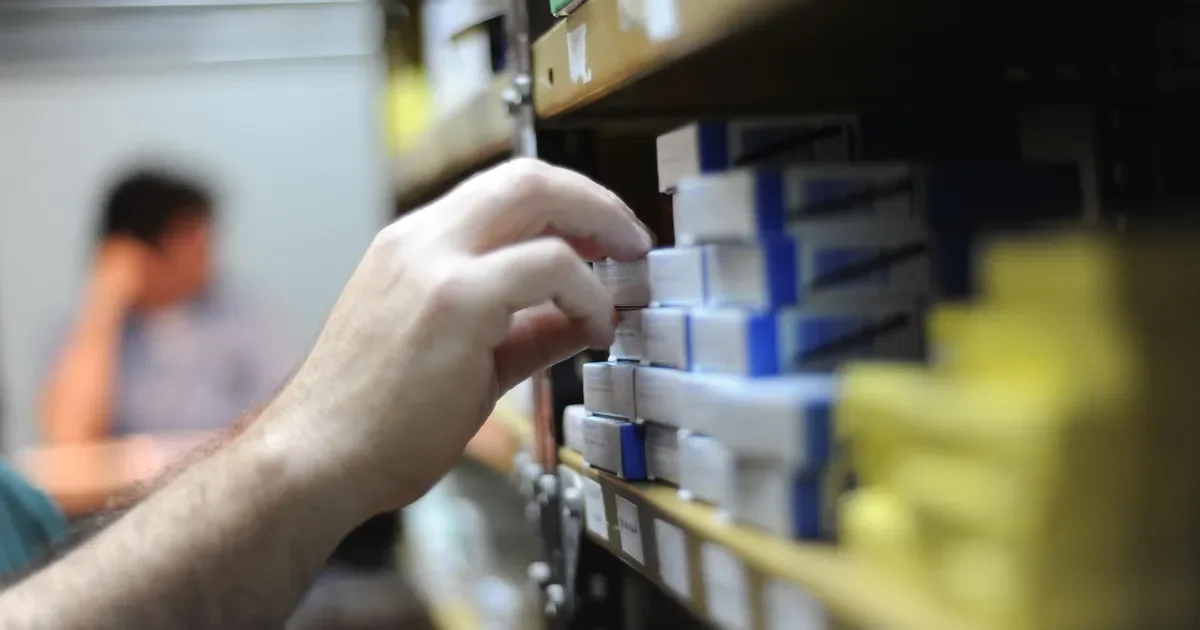 Más de 50 droguerías quedan fuera de servicio: impacto en La Plata y Ensenada