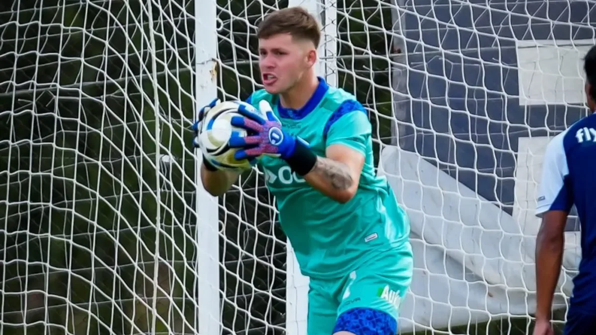 Máximo Cabrera, el nuevo arquero de Gimnasia, llega para reforzar la defensa del equipo.