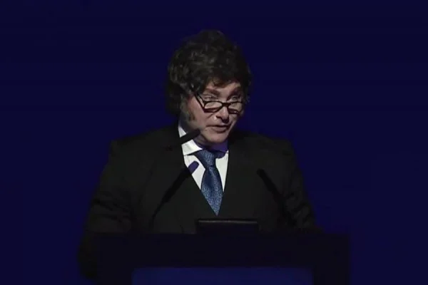 Milei asegura más desregulación en el Foro Económico de Latam, ¿qué significa para La Plata?