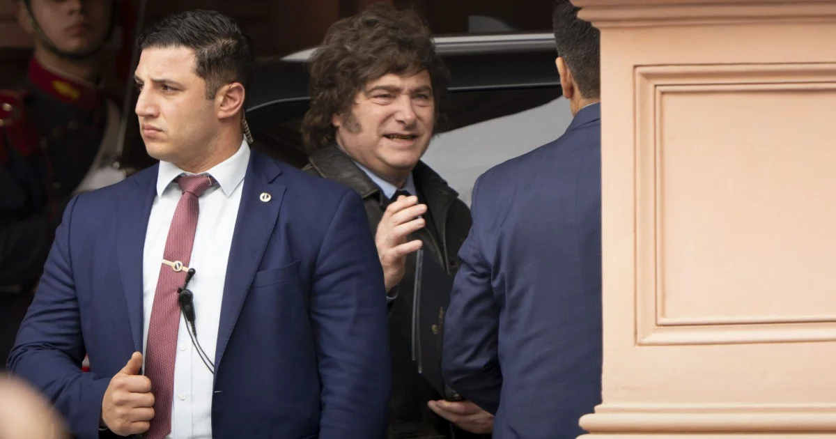 Milei despide al personal de Olivos en medio de tensiones por filtraciones y críticas