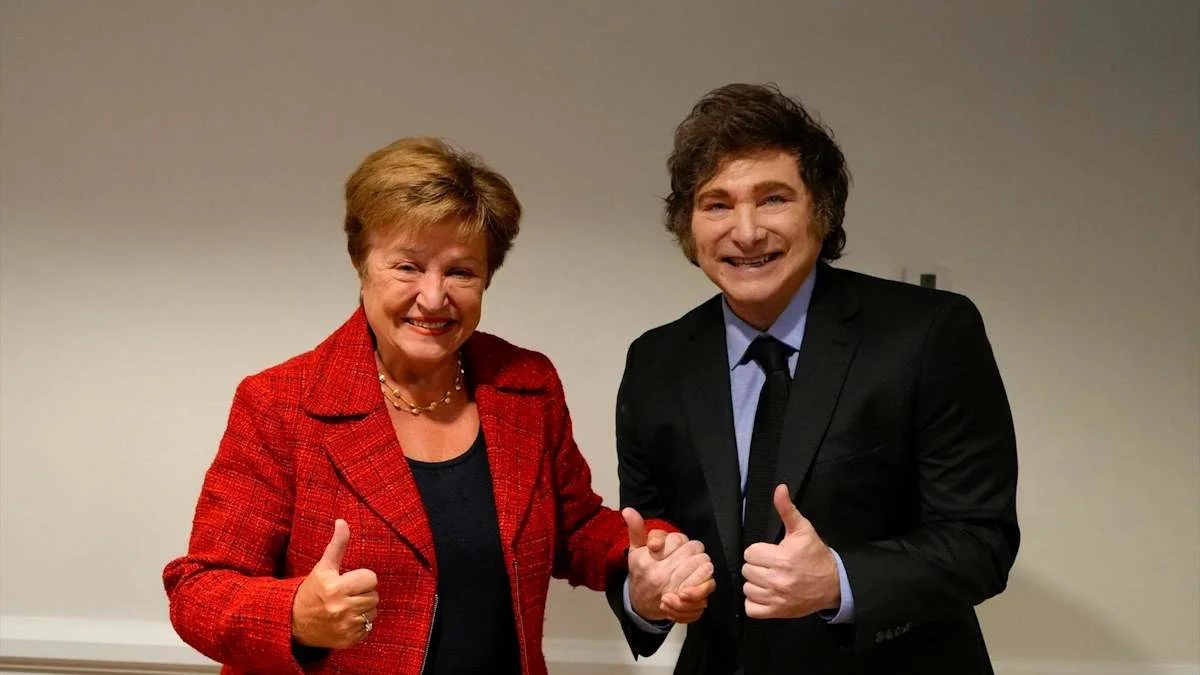 Milei impulsa un superávit inédito que transforma la economía argentina actual