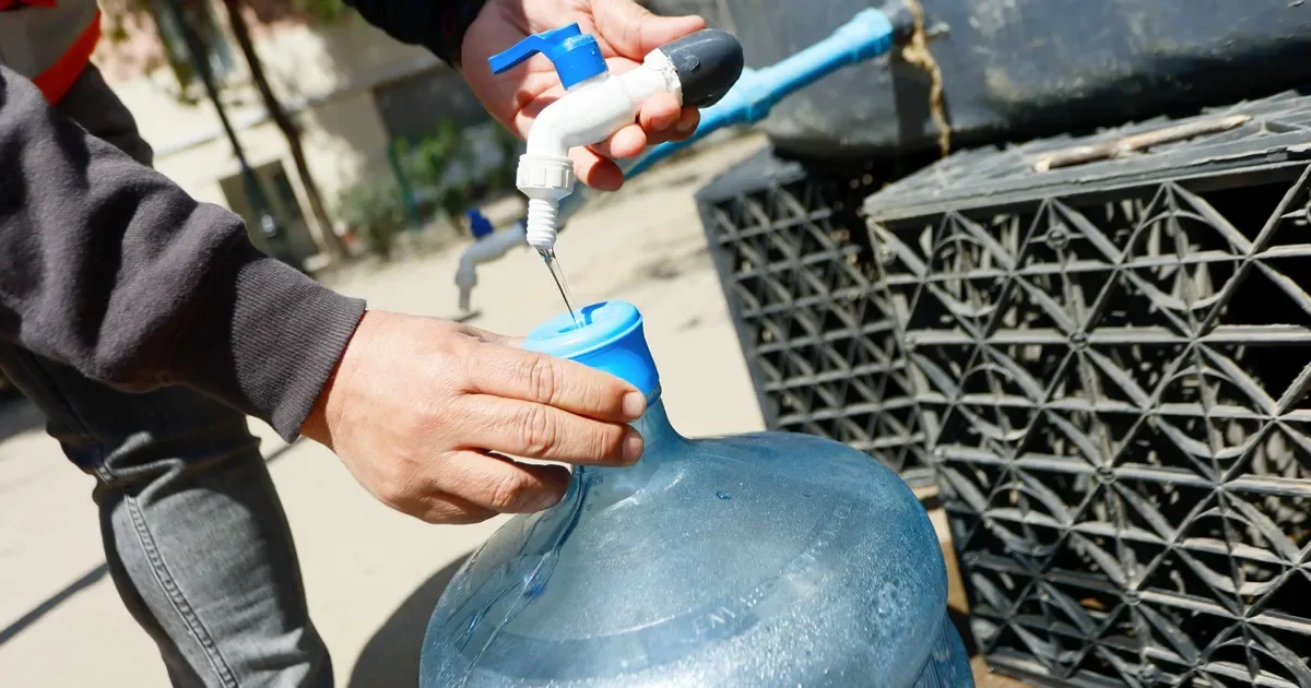Miles de platenses sin agua por corte de luz en estación de ABSA en La Plata