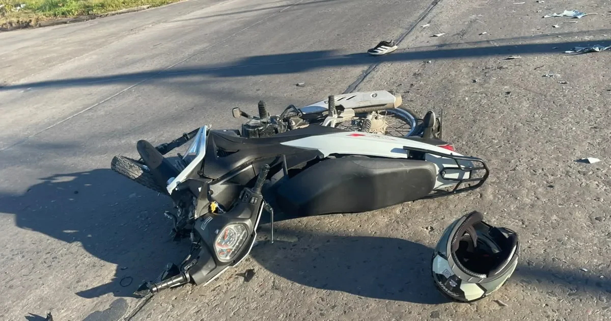 Motociclista de 27 años fallece en La Plata tras choque con camión en la ruta 11