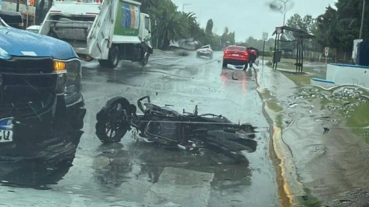 Motociclista grave tras accidente en Gonnet: vecinos piden mayor seguridad en la zona