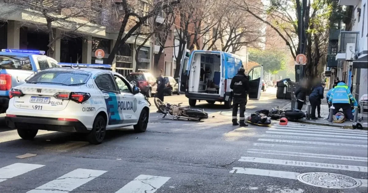 Motociclistas accidentados en el centro de La Plata generan caos en el tránsito