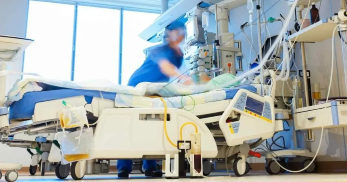 Mujer de 35 años fallece en clínica de La Plata: surgen acusaciones de mala praxis