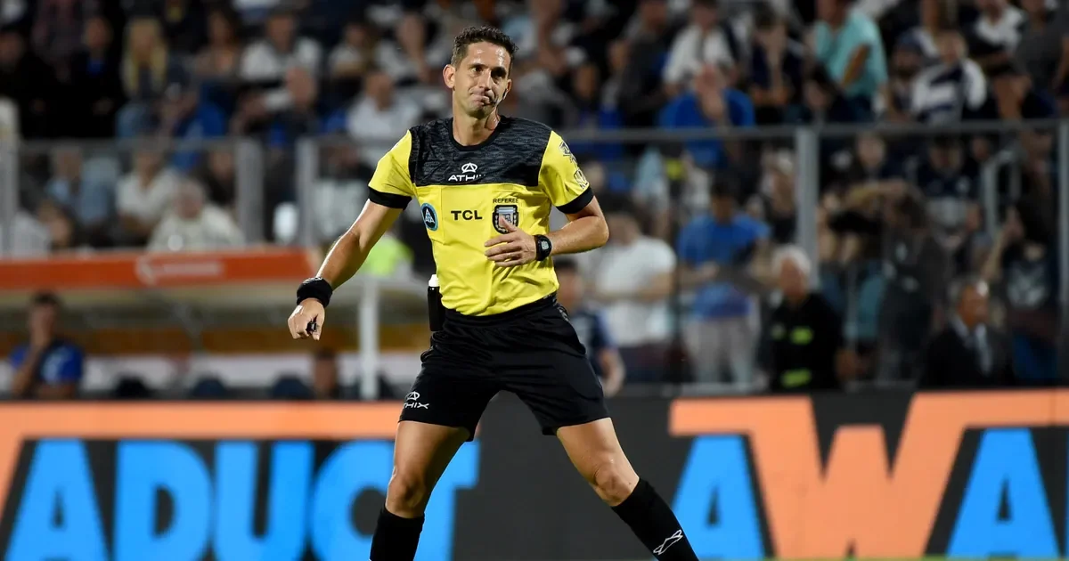 Nicolás Lamolina, el árbitro que genera expectativas en el duelo Estudiantes-Newell's