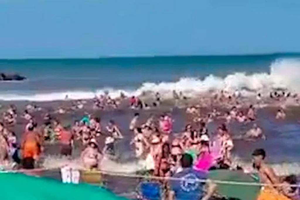 Ola gigante deja un muerto y más de 35 heridos en Mar Chiquita, impactando a la comunidad platense.