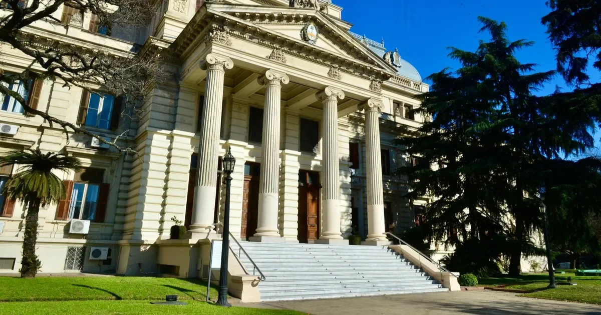 Operativos en La Plata: detienen a funcionarios del Senado y a una líder sindical de UPCN