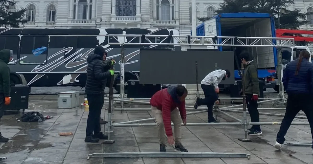 Plaza Moreno se prepara para recibir a los hinchas en la final del Mundial 2026