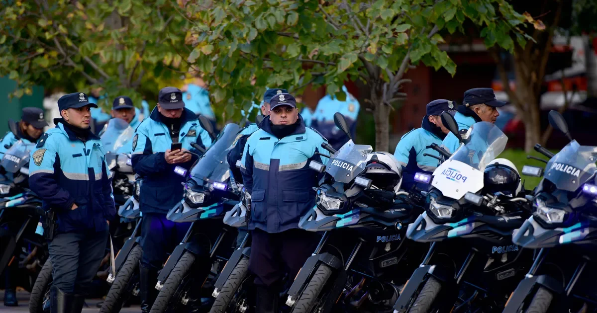 Policías de la Provincia recibirán aumento salarial este mes: detalles y fechas claves