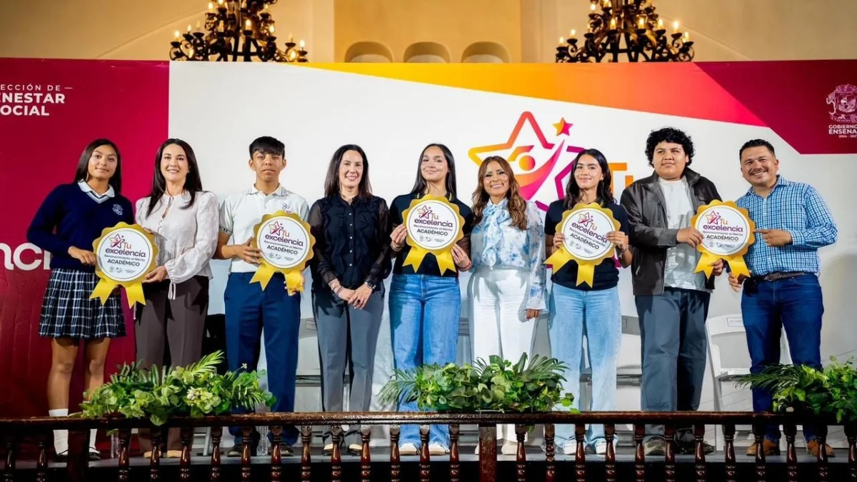 Premian a 176 jóvenes de Ensenada por su destacada labor en la comunidad