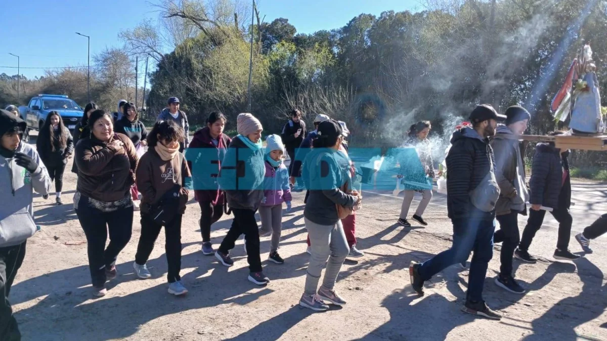 Productores frutihortícolas bloquean accesos a La Plata, generando caos vehicular.