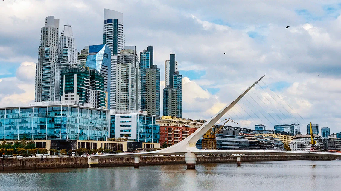 Proyección de crecimiento del 3% para la economía afecta expectativas en La Plata y Berisso