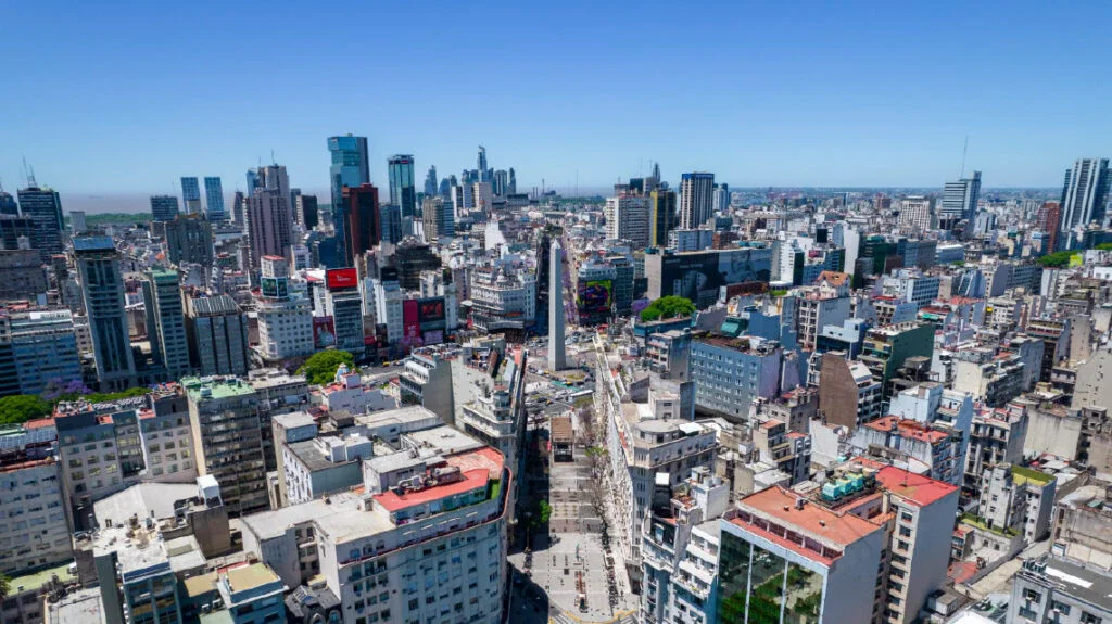 Proyecciones económicas: Argentina espera un crecimiento del 4,5% en el marco de ajustes macroeconómicos