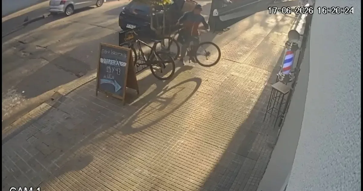 Roban bicicleta a joven peluquero en pleno centro de La Plata mientras trabaja