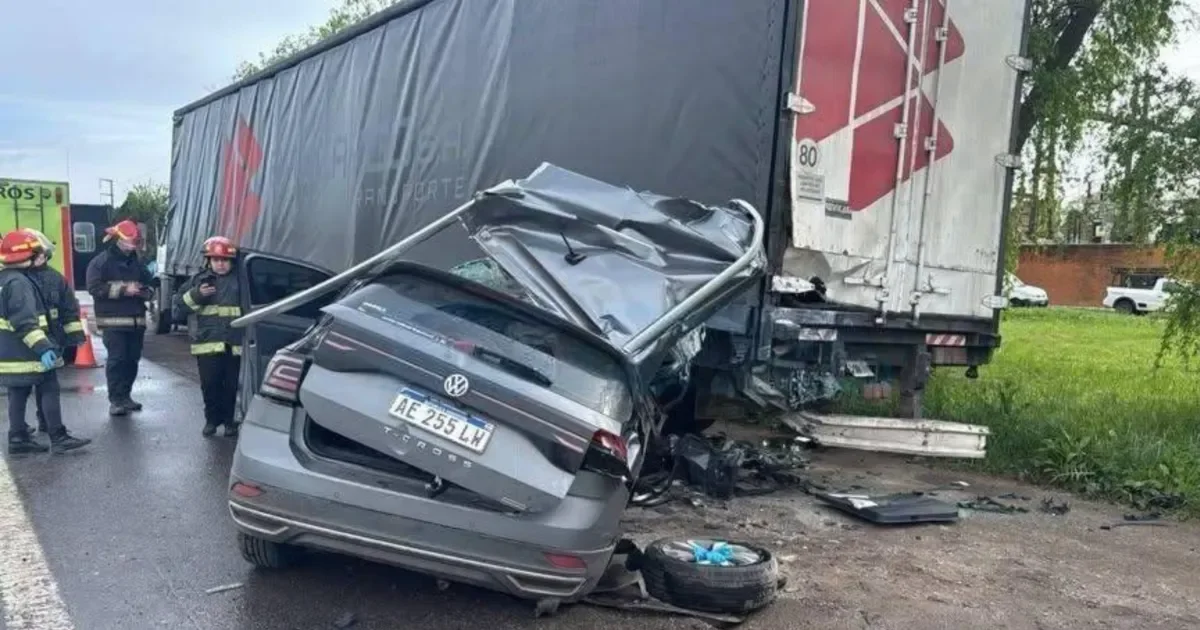 Ruta 2 se convierte en escenario trágico: un muerto y un herido grave tras choque entre vehículos
