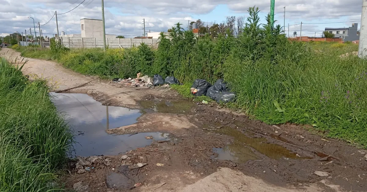 San Carlos exige soluciones: una calle intransitable afecta a la comunidad desde hace años