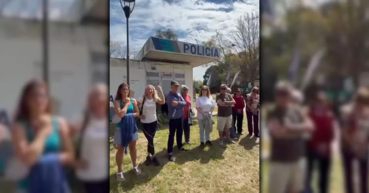 Savoia exige medidas de seguridad: vecinos protestan en City Bell por robos recurrentes