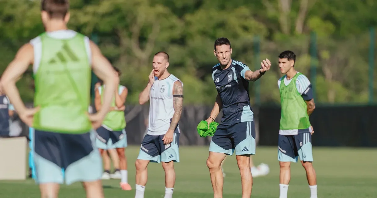 Scaloni celebra el apoyo de los hinchas en La Plata antes del Mundial 2026