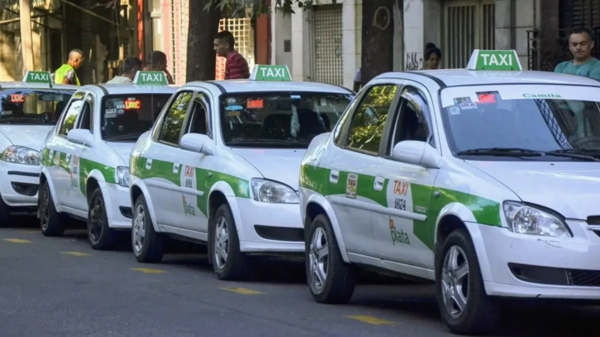 Taxistas de La Plata exigen ajuste de tarifas para enfrentar el aumento de costos