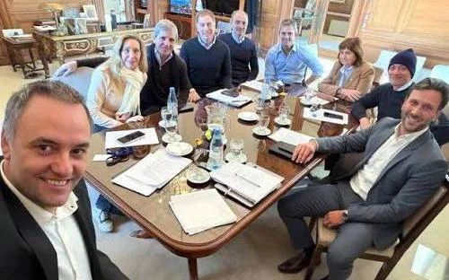 Tensión en el libertarismo: disputas internas complican el futuro político en La Plata