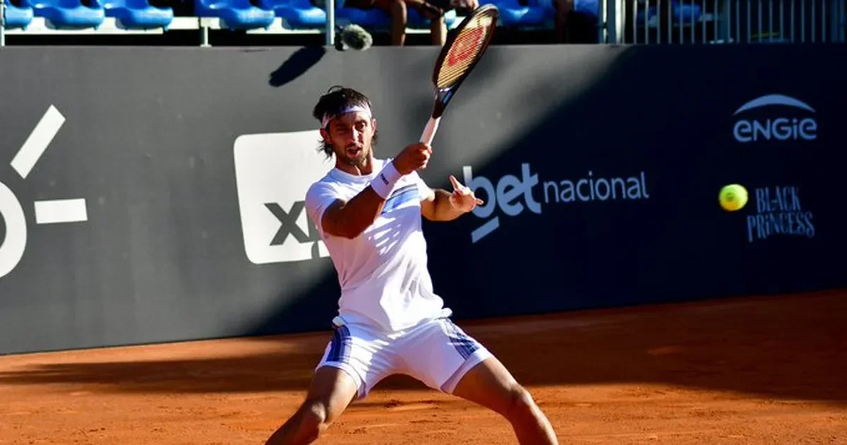 Thiago Tirante sorprende en su debut y avanza en el ATP 250 de Santiago de Chile
