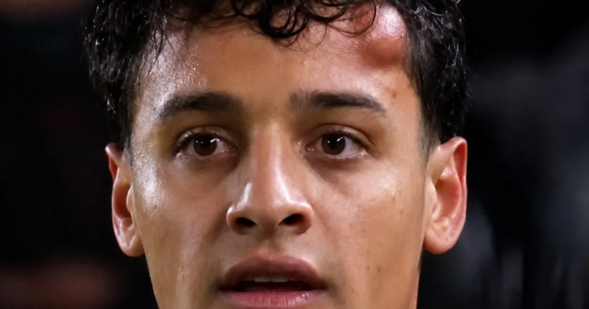 Tiago Palacios, tras fuerte golpe en el partido, se somete a estudios médicos en La Plata