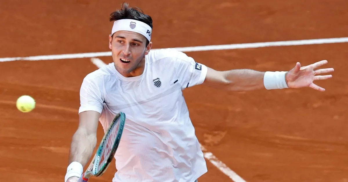Tomás Etcheverry se despide de Roland Garros tras derrota contundente ante Nuno Borges