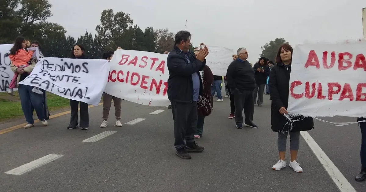 Tragedia en El Peligro: vecinos cierran Ruta 2 por la muerte de una niña de 10 años