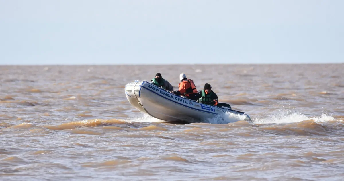 Tragedia en el Río de la Plata: familiares identifican a uno de los pescadores desaparecidos
