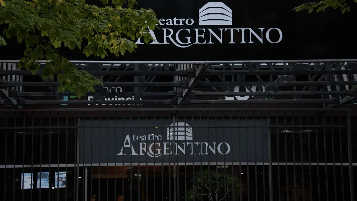 Tragedia en el Teatro Argentino: hallan el cuerpo de una joven en La Plata